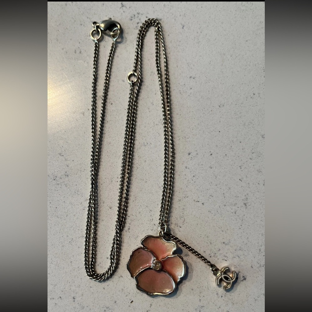 CHANEL CC Logo Camellia Coco Mark Flower Necklace PreOwned Beautiful 12” Long - Picture 1 of 5
